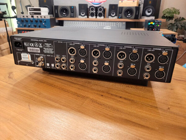 Universal Audio 4-710d Usado